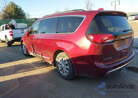 2017 Chrysler Pacifica Touring-L из США, поврежденный, VIN 2C4RC1BG6HR839845